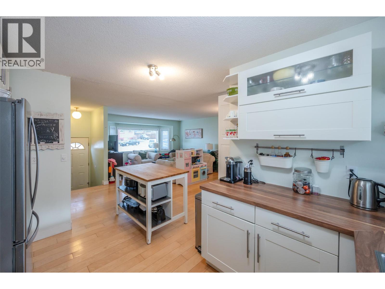 116 MCPHERSON Crescent, Penticton