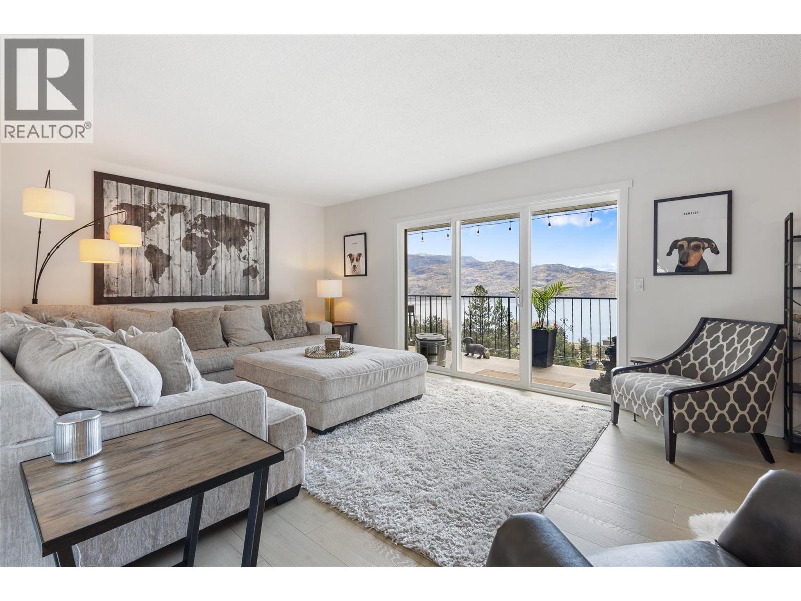 4239 4th Avenue, Peachland