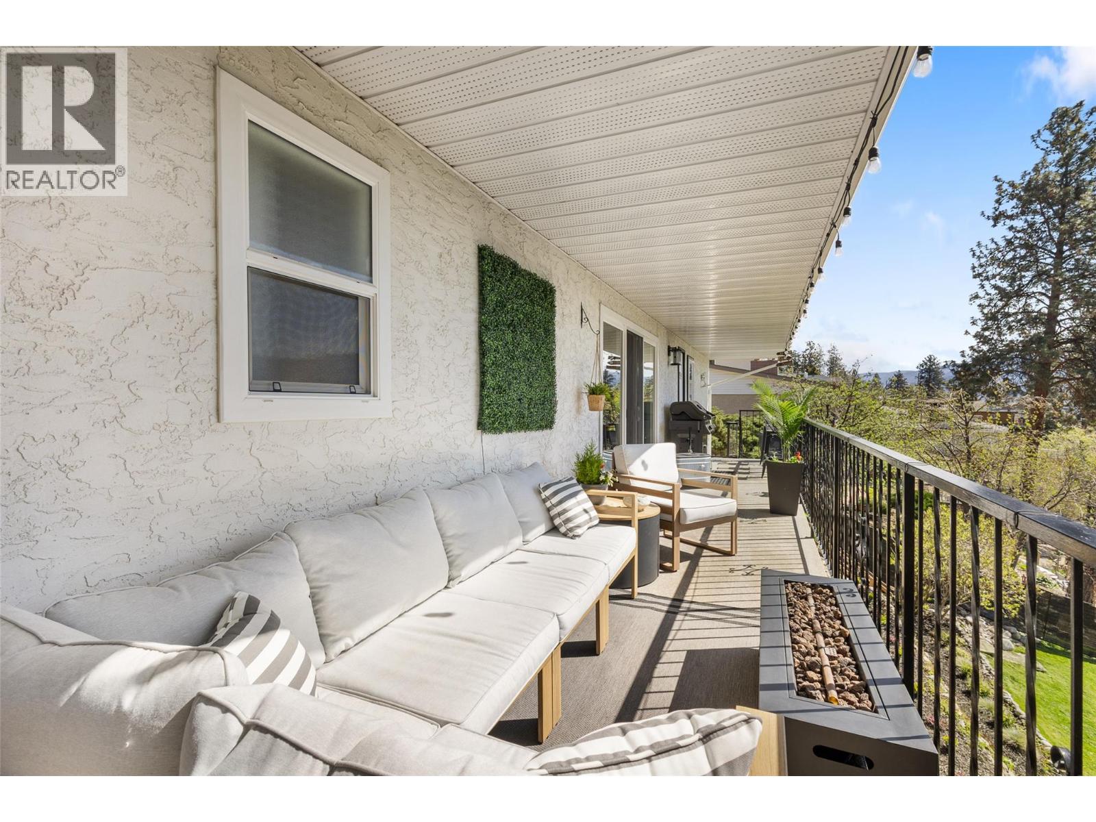 4239 4th Avenue, Peachland