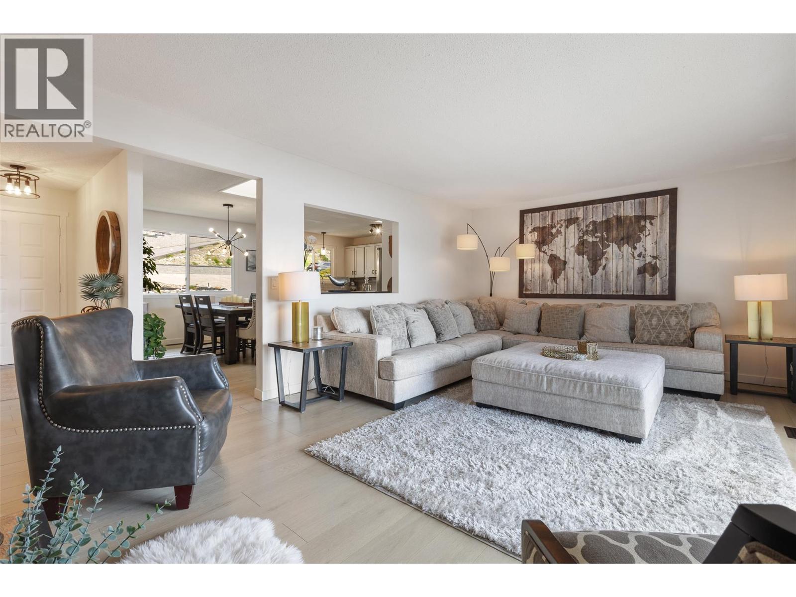 4239 4th Avenue, Peachland