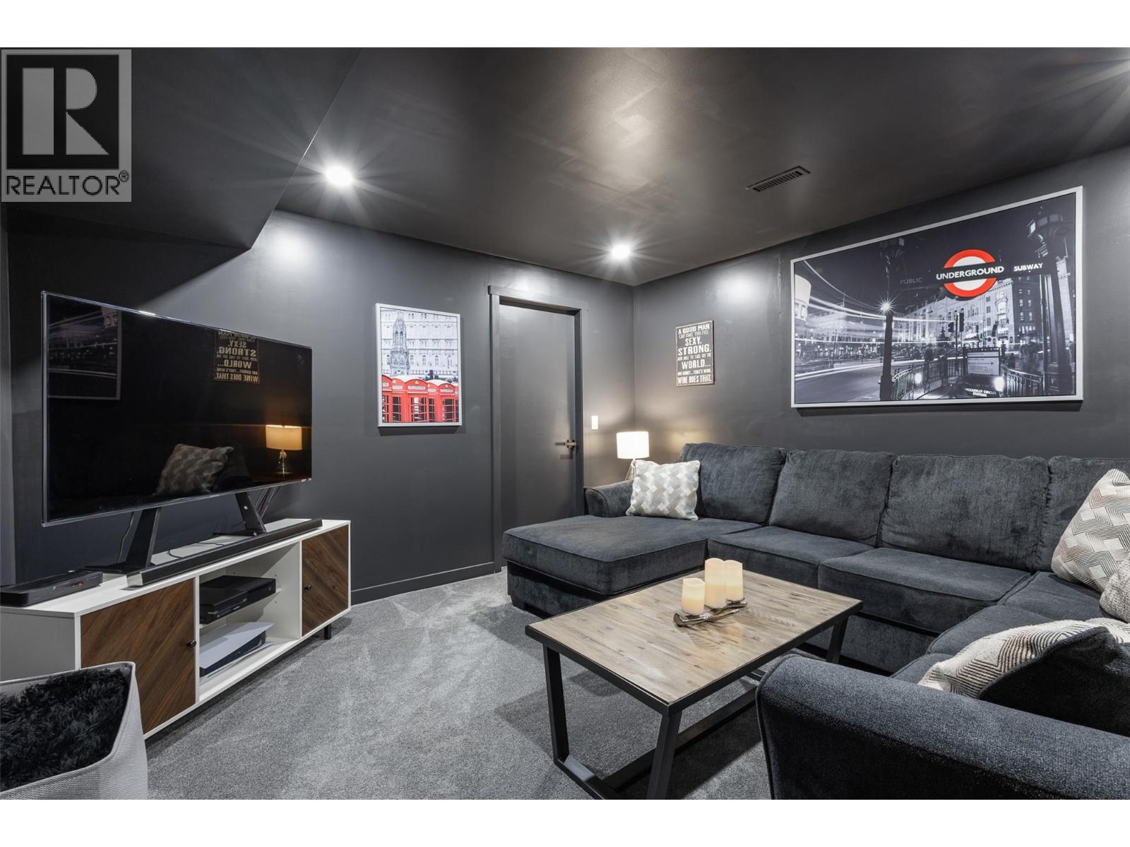 4239 4th Avenue, Peachland