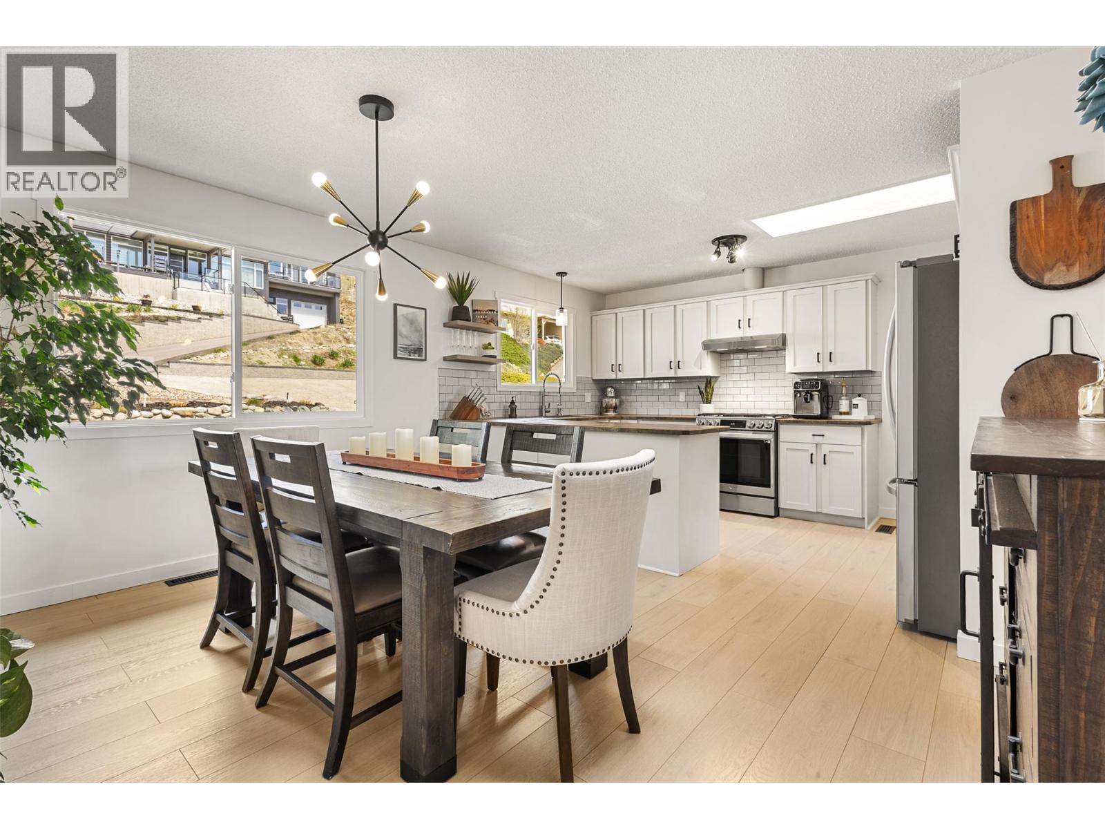 4239 4th Avenue, Peachland