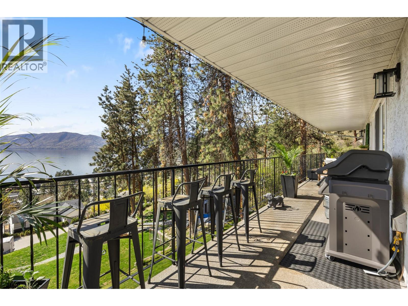 4239 4th Avenue, Peachland