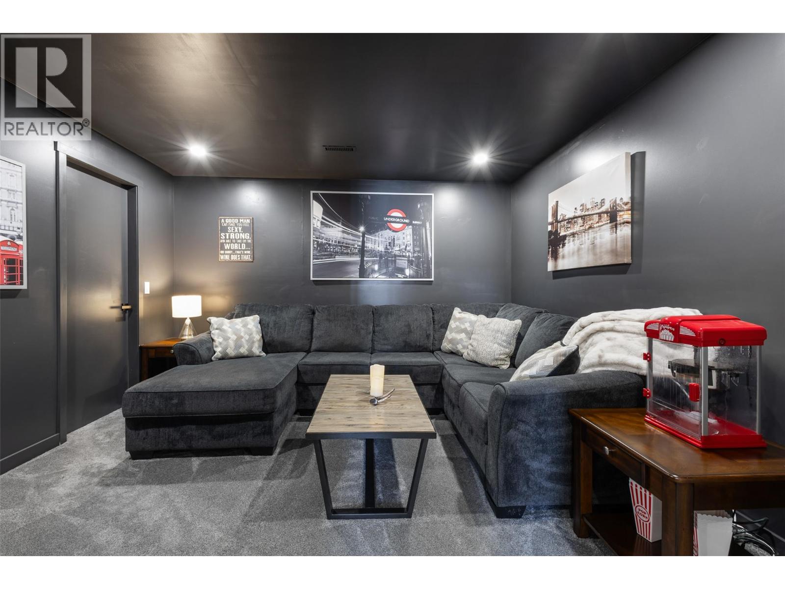 4239 4th Avenue, Peachland