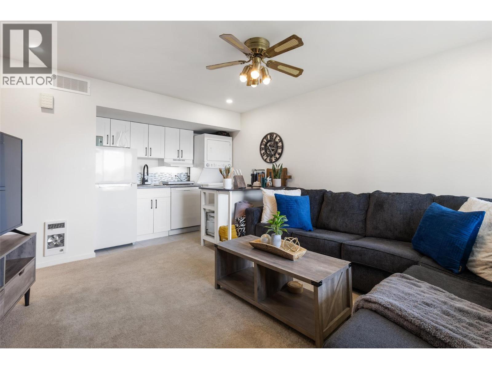 4239 4th Avenue, Peachland