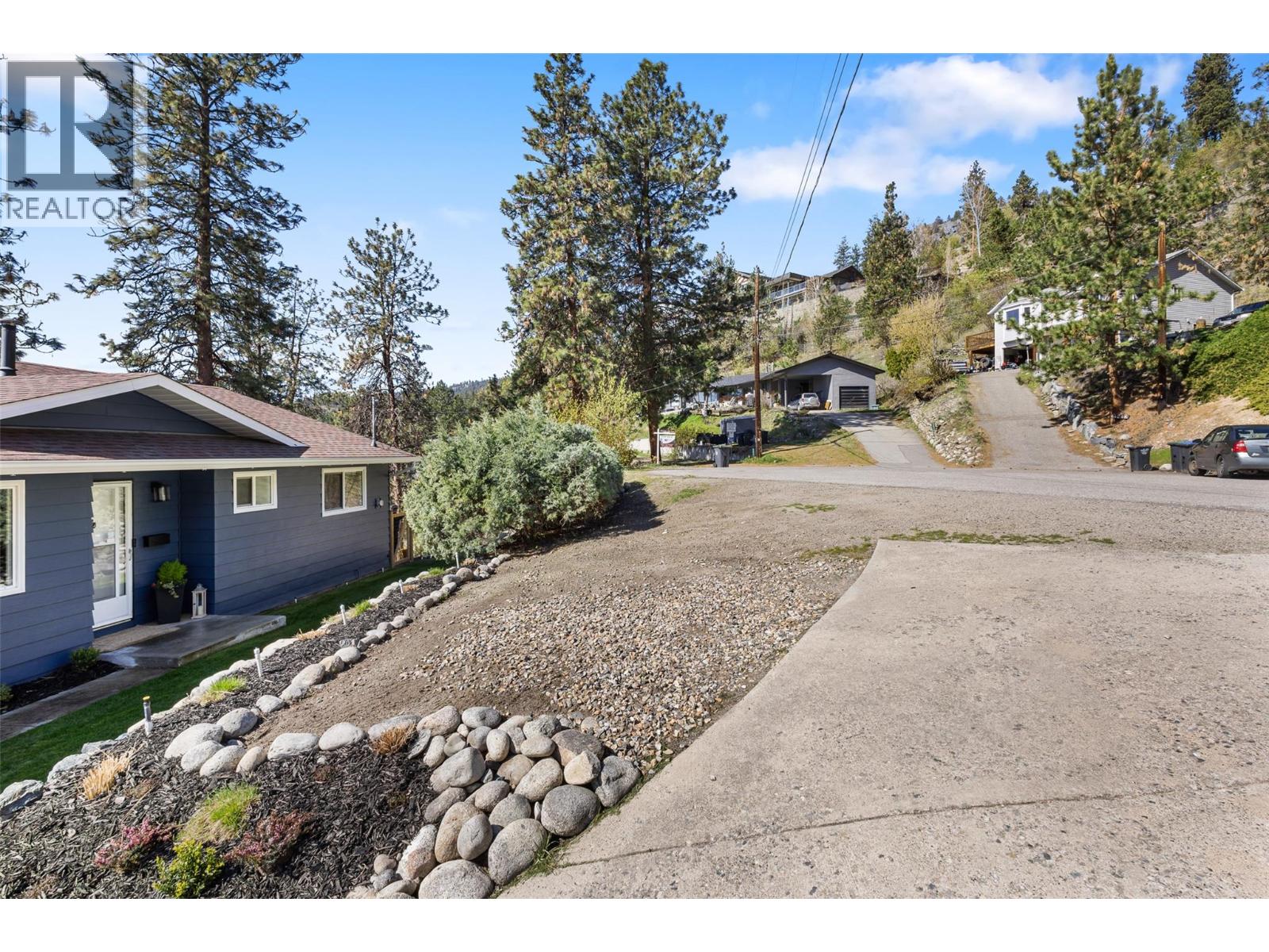 4239 4th Avenue, Peachland