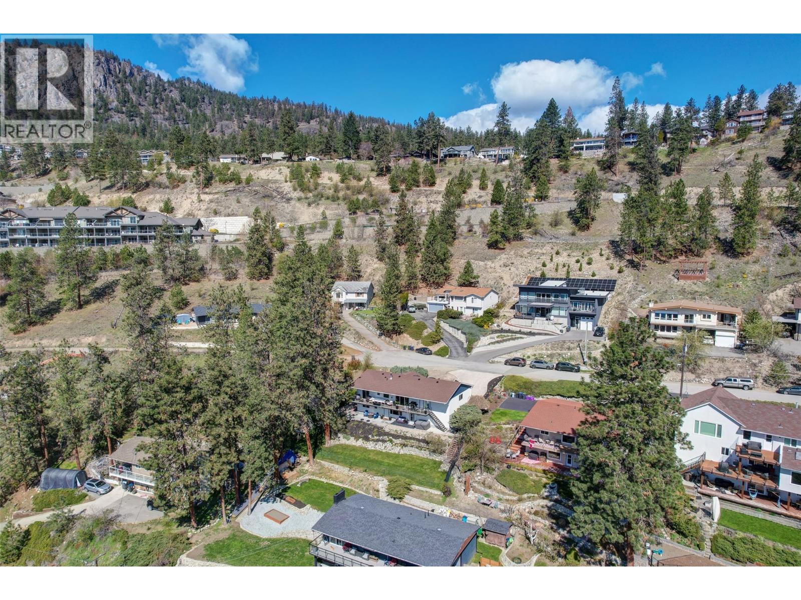 4239 4th Avenue, Peachland