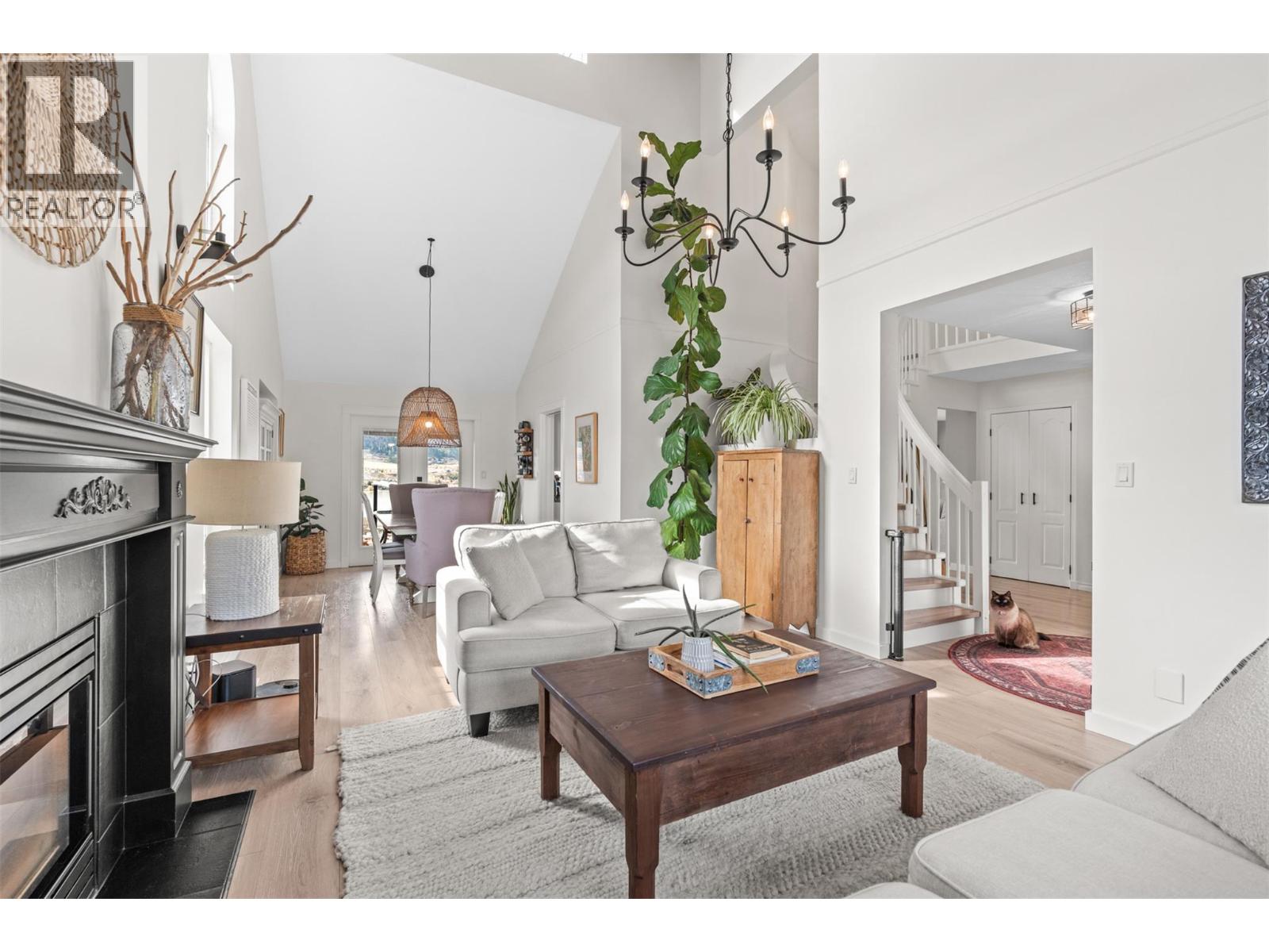 6808 Cameo Drive N, Vernon