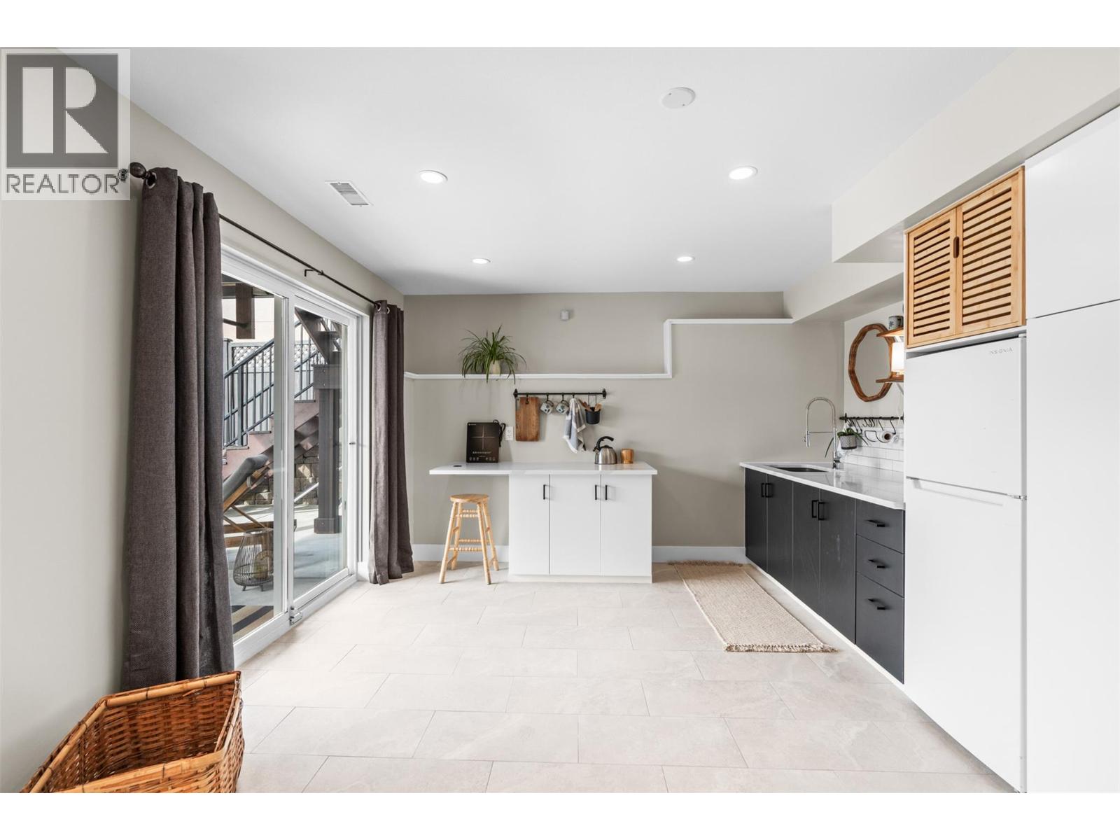 6808 Cameo Drive N, Vernon