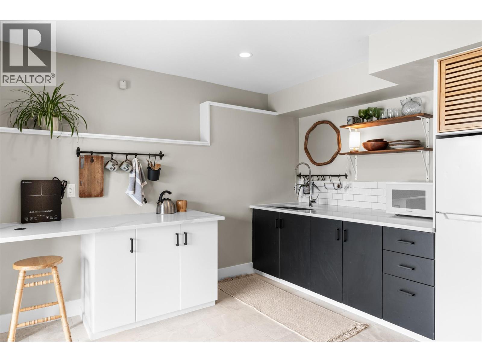 6808 Cameo Drive N, Vernon