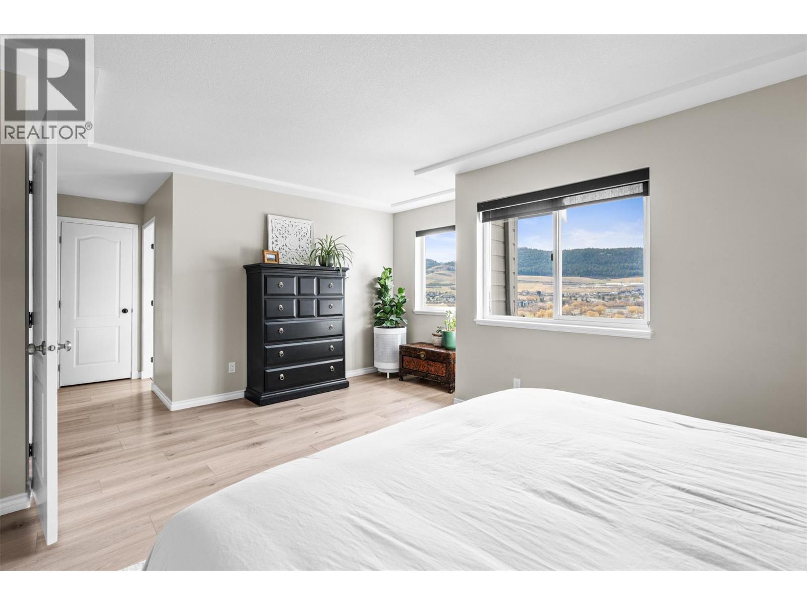 6808 Cameo Drive N, Vernon