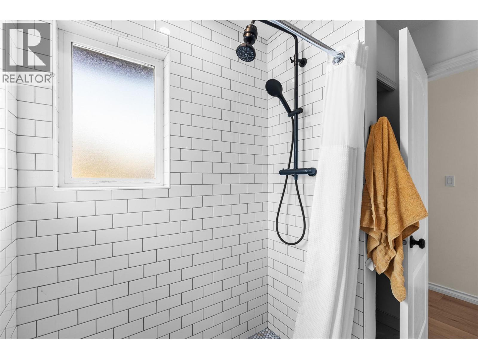 6808 Cameo Drive N, Vernon