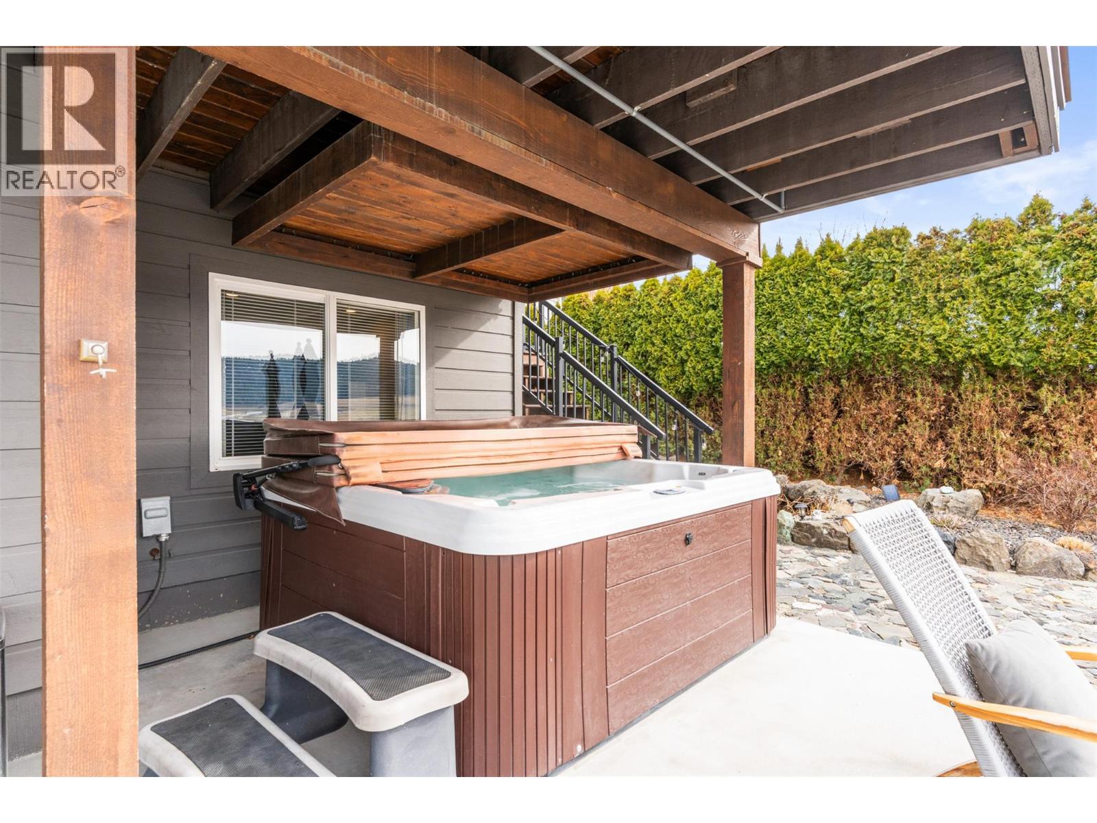 6808 Cameo Drive N, Vernon