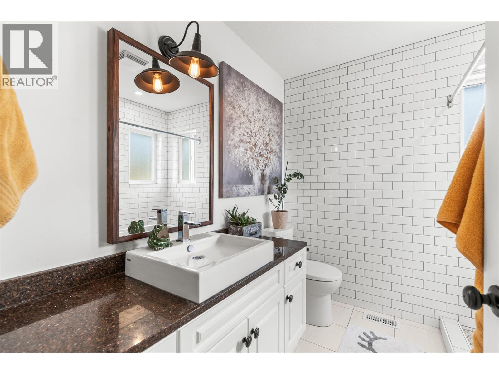 6808 Cameo Drive N, Vernon