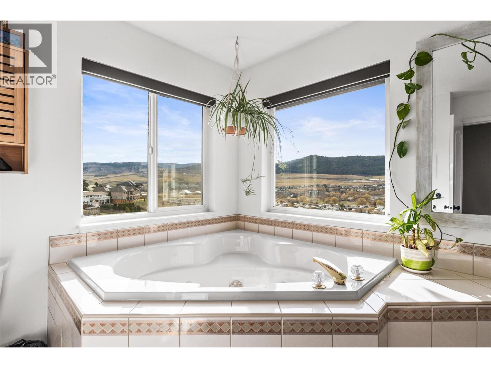 6808 Cameo Drive N, Vernon