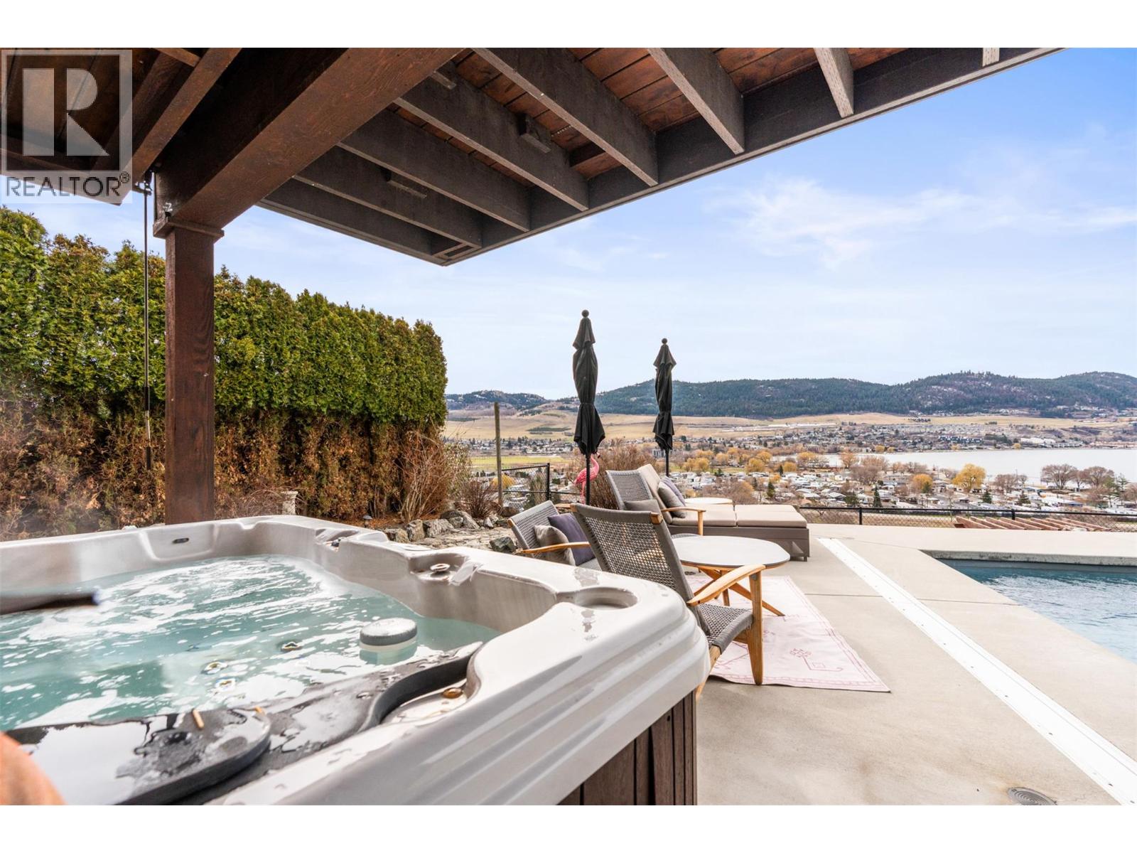 6808 Cameo Drive N, Vernon