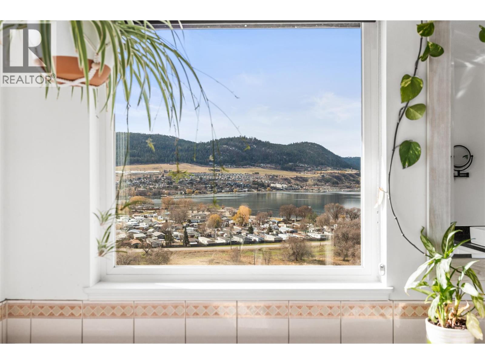 6808 Cameo Drive N, Vernon