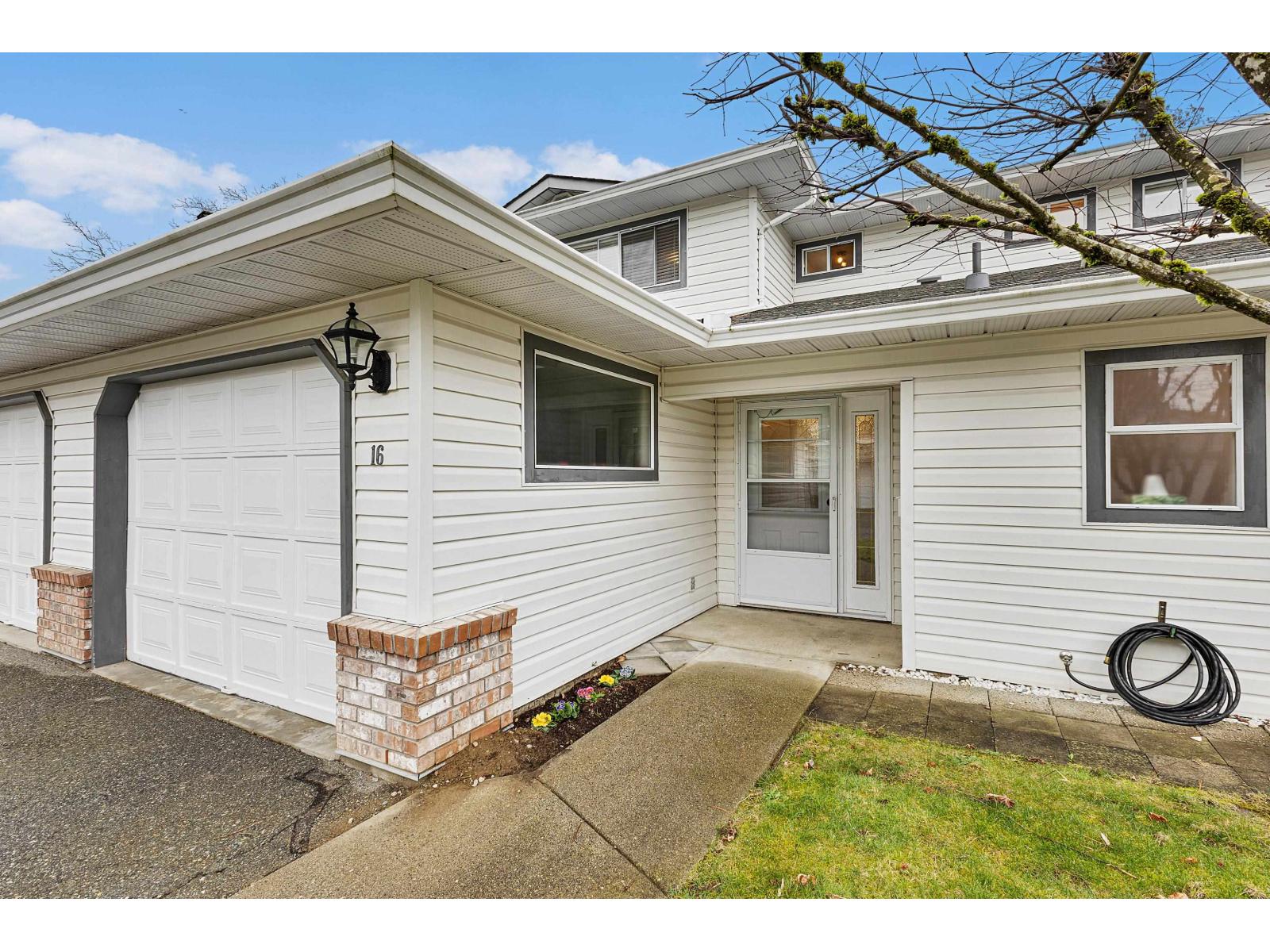 16 32165 7 Avenue - photo 2