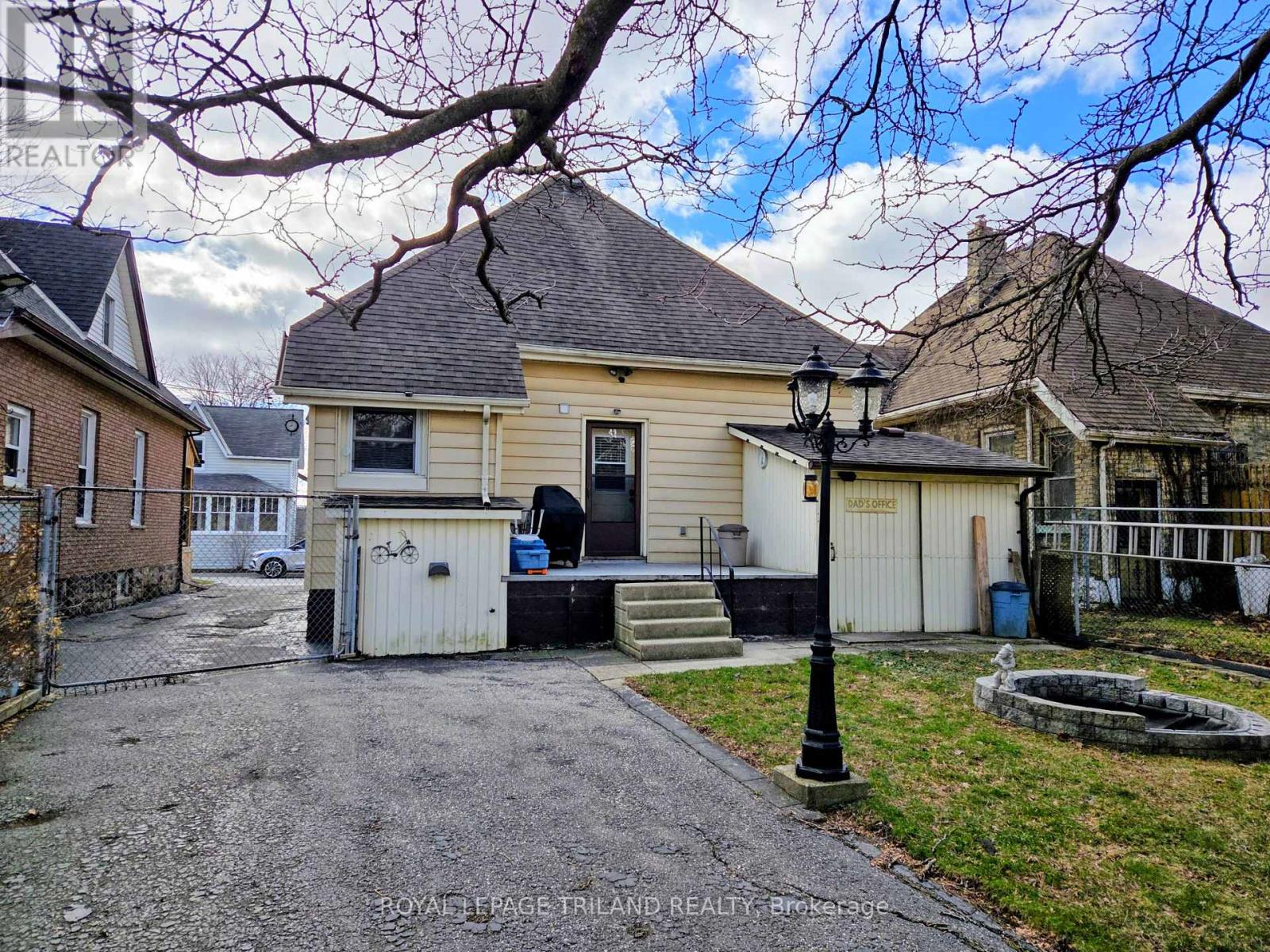 8 WELDON AVENUE Property Photo