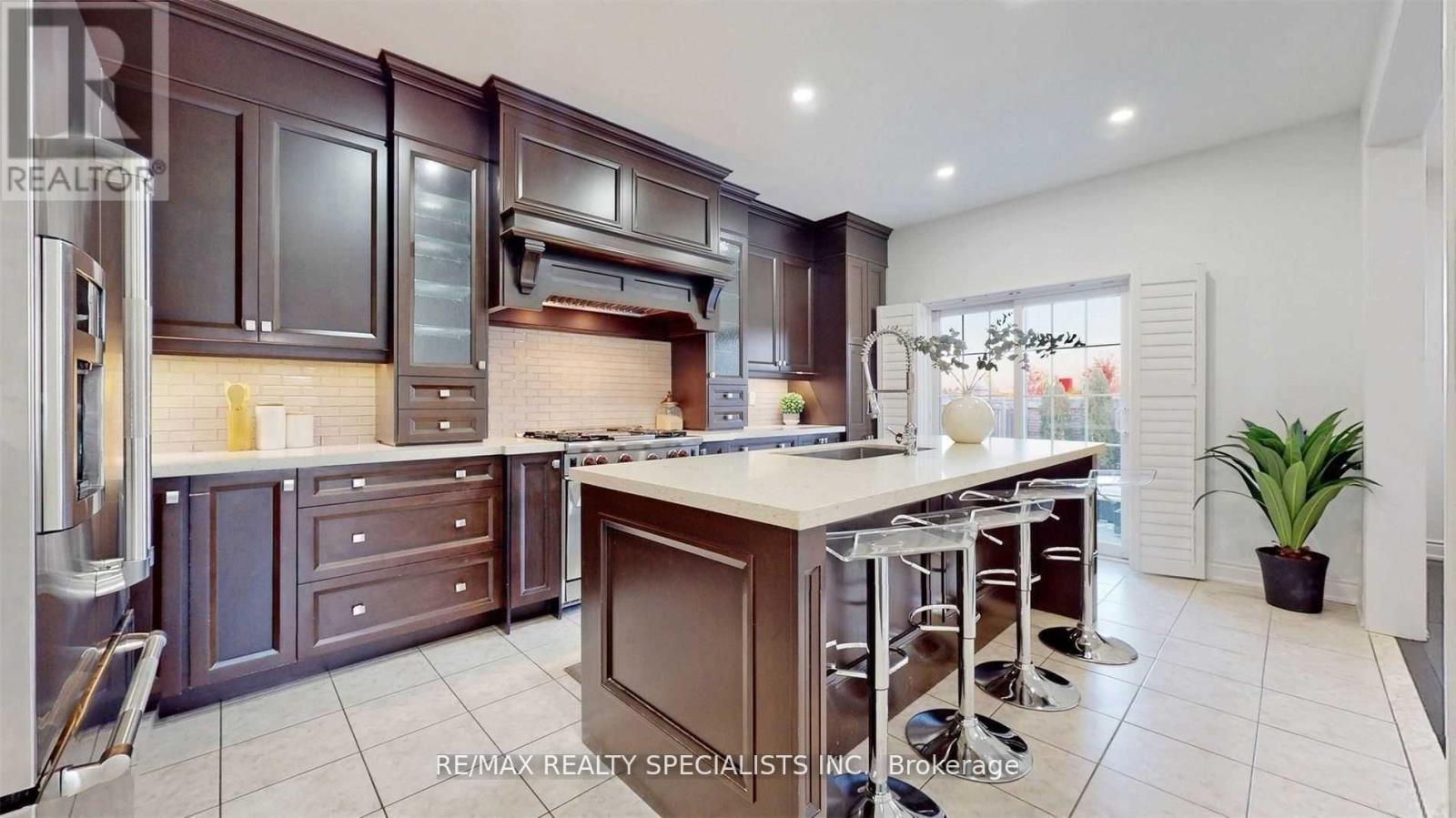 92 KETTLEWELL CRESCENT - 13