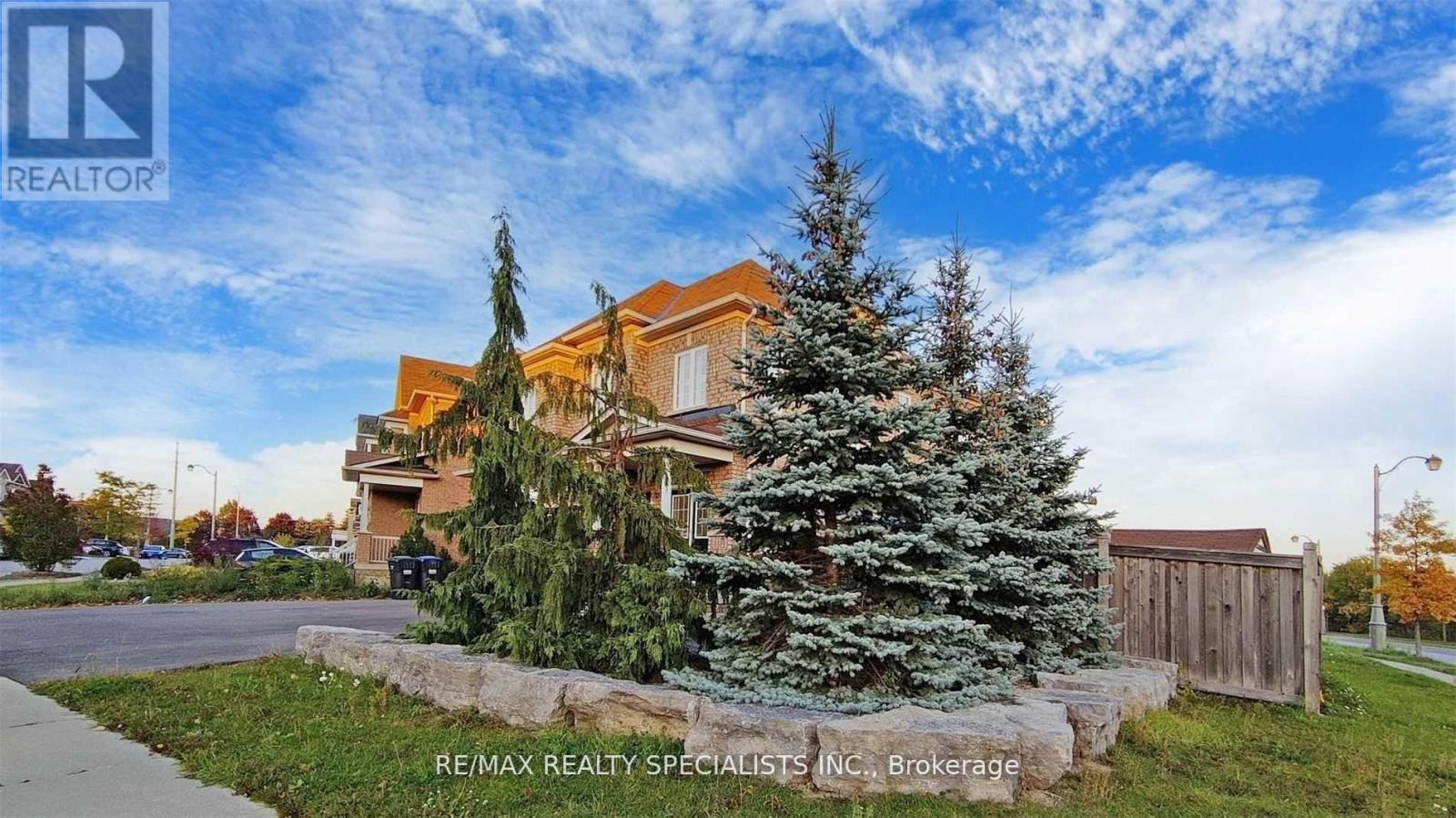 92 KETTLEWELL CRESCENT - 2
