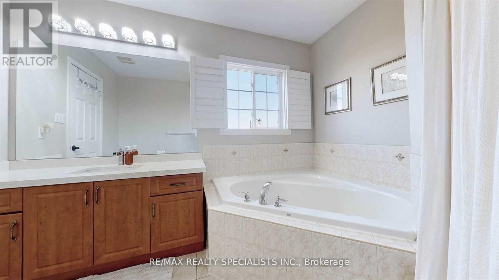 92 KETTLEWELL CRESCENT - 28