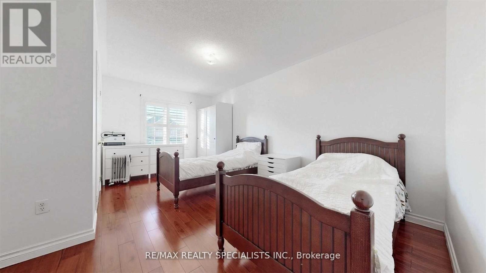 92 KETTLEWELL CRESCENT - 32