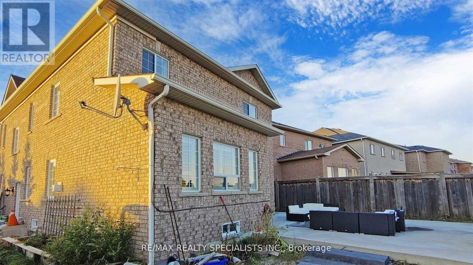 92 KETTLEWELL CRESCENT - 36