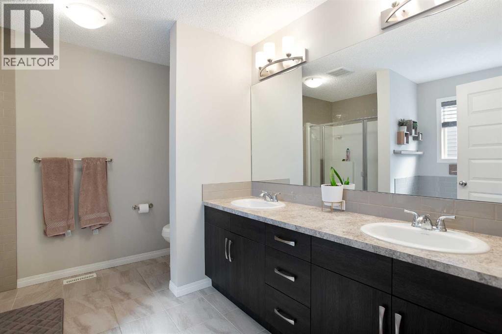 63 Heritage Court, Cochrane