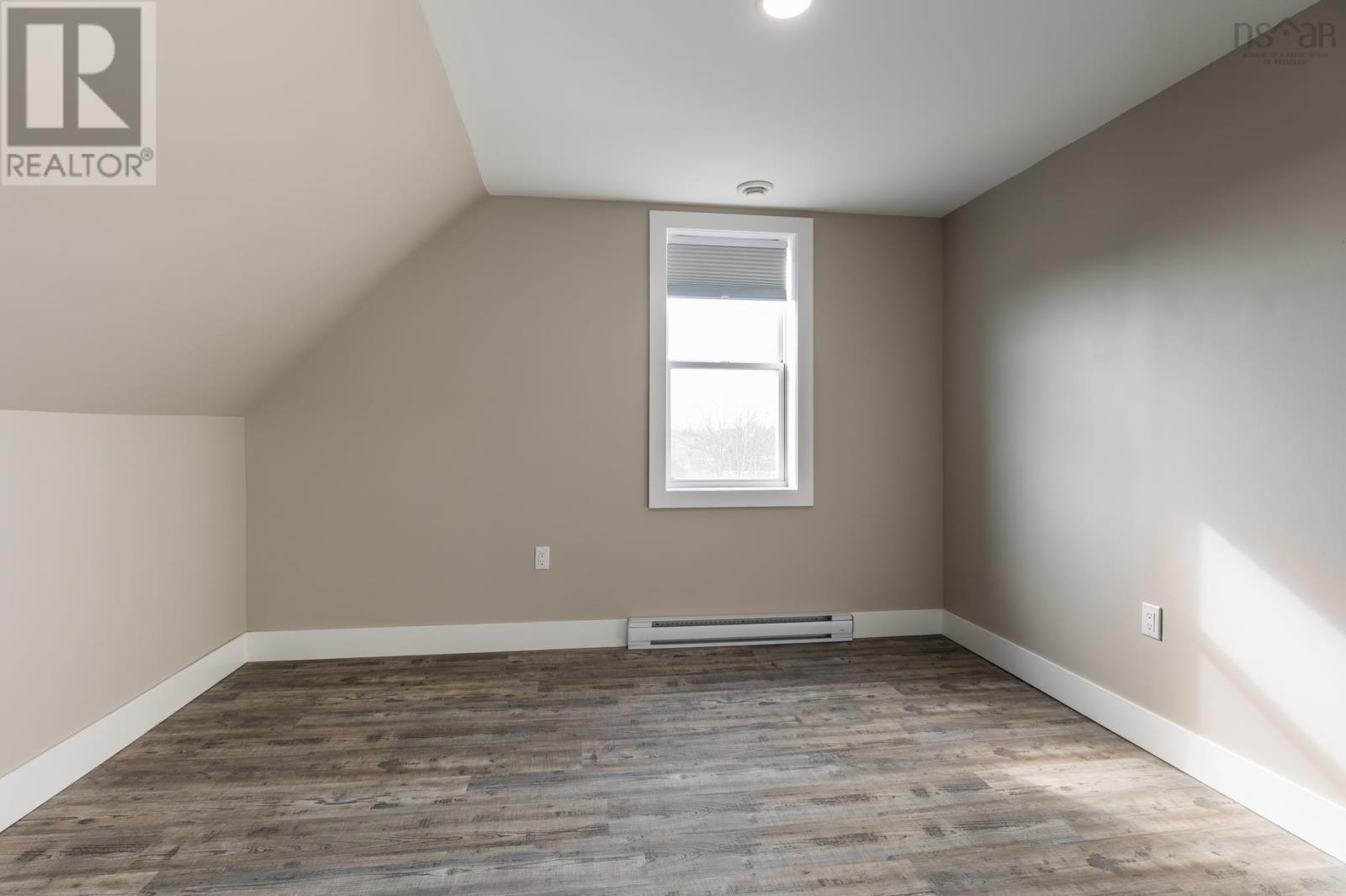 Property 32 of 48 of 164 Nicholas Road