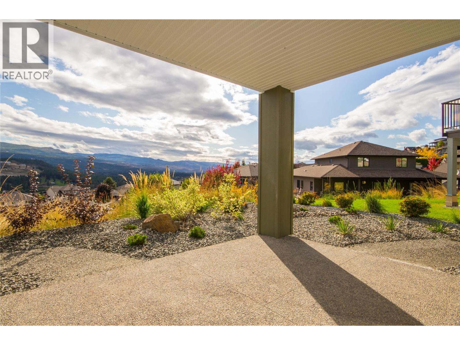  1098 Oswell Drive, Kelowna