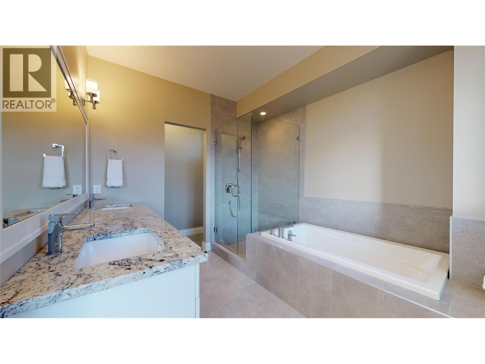  1098 Oswell Drive, Kelowna