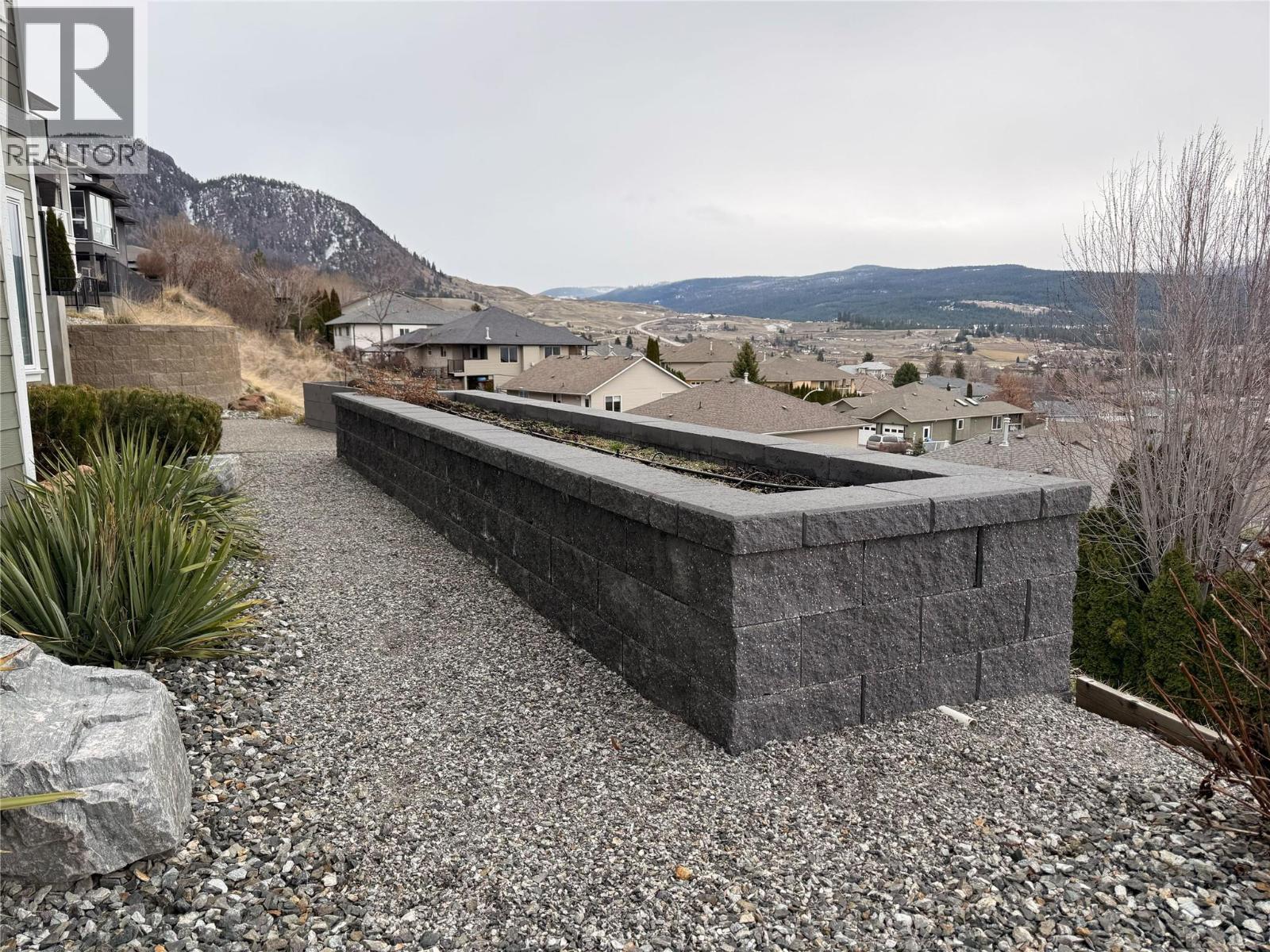  1098 Oswell Drive, Kelowna