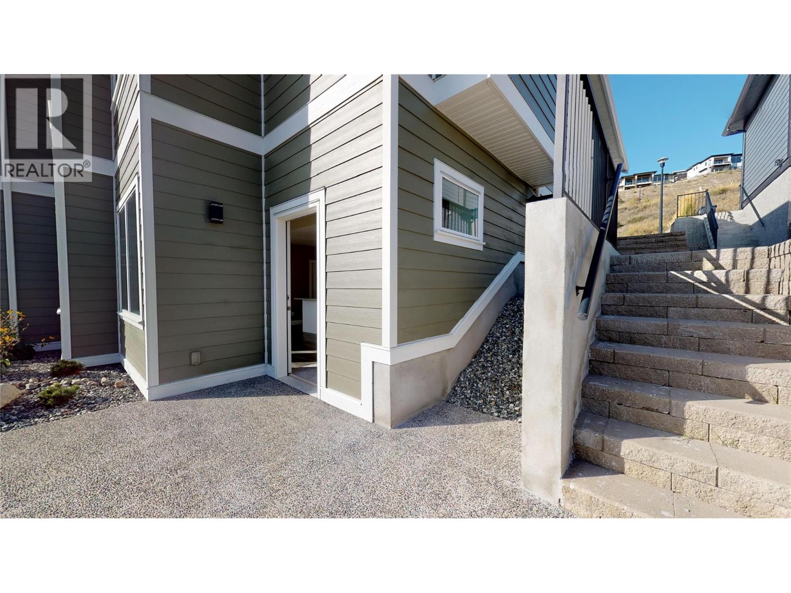  1098 Oswell Drive, Kelowna