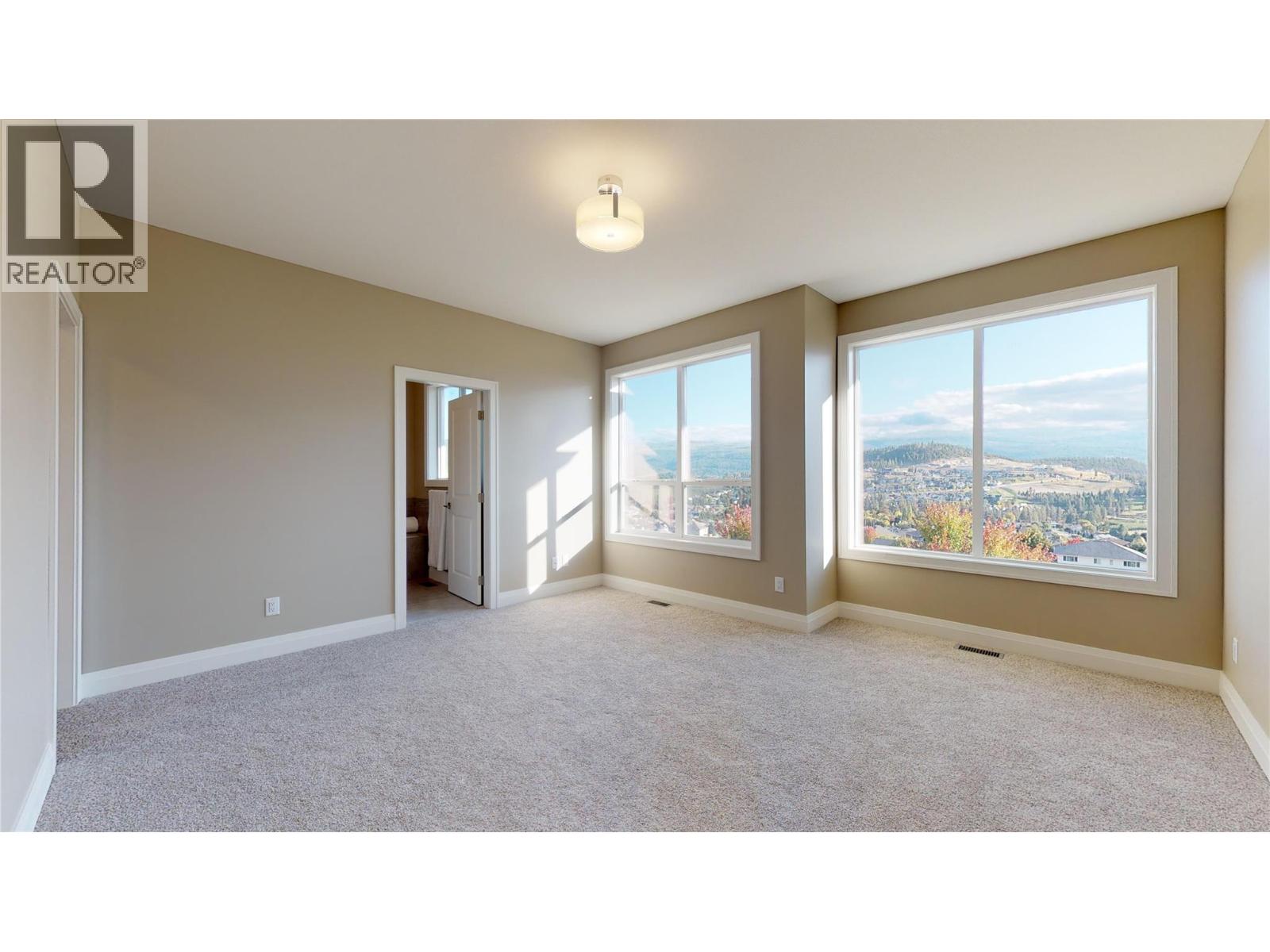  1098 Oswell Drive, Kelowna
