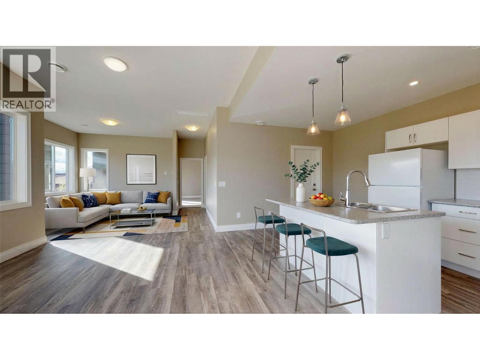  1098 Oswell Drive, Kelowna