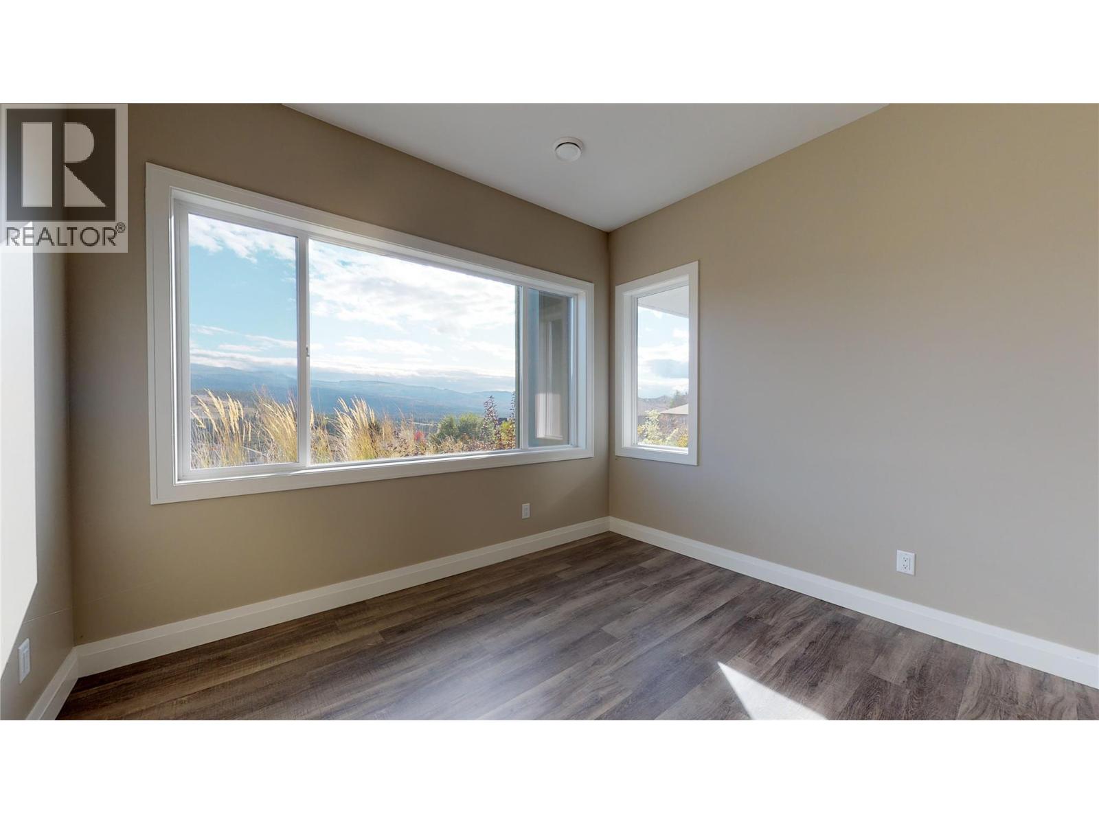  1098 Oswell Drive, Kelowna