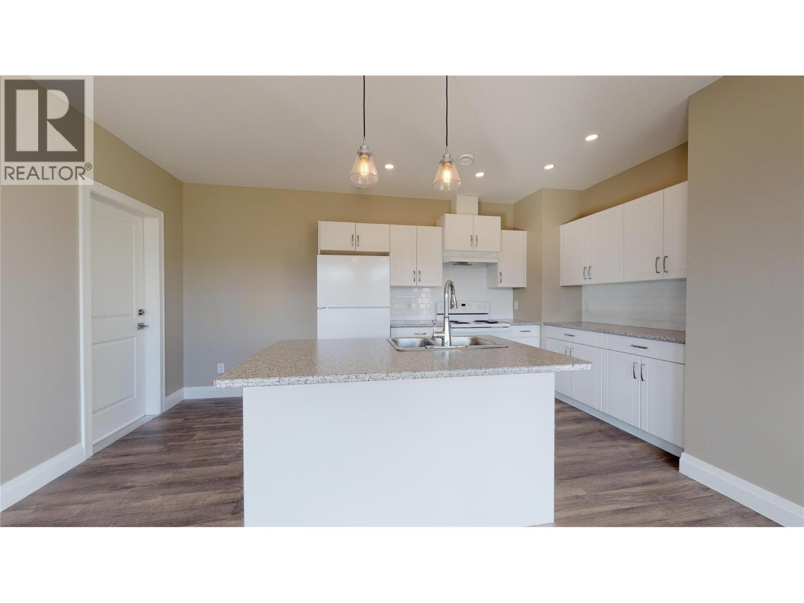  1098 Oswell Drive, Kelowna