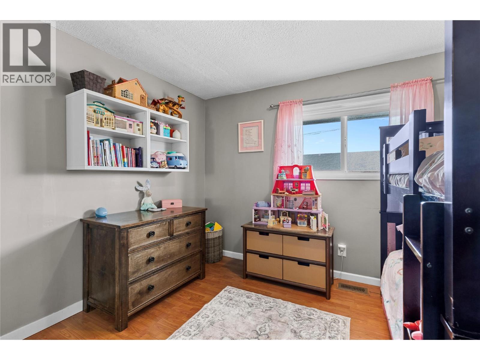 3735 Patten Crescent, Armstrong