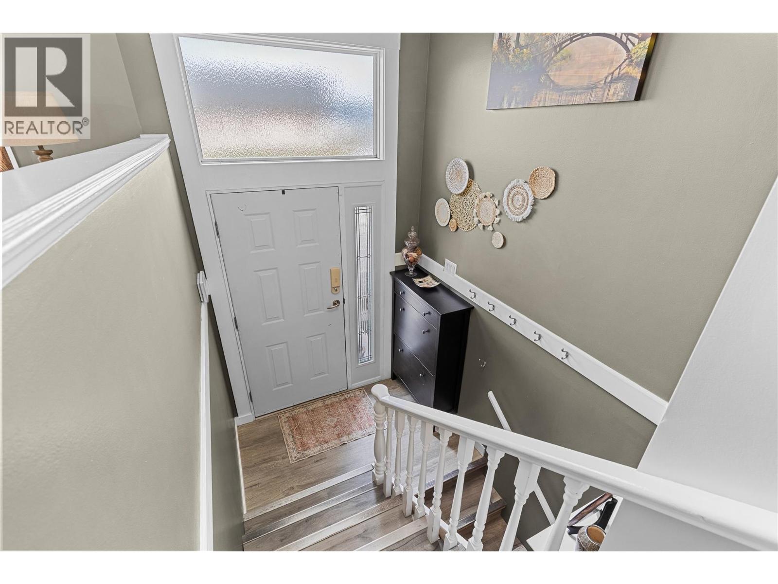 3735 Patten Crescent, Armstrong