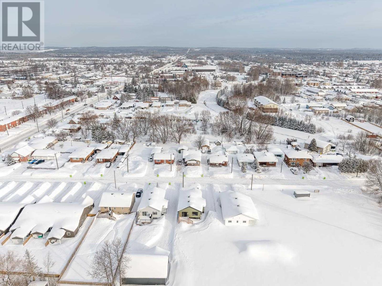 255 East Balfour ST, Sault Ste. Marie, Ontario