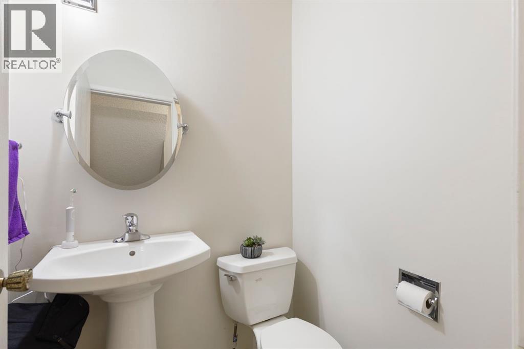 Single Family House for Sale in    Avenue SW Glenbrook Calgary 