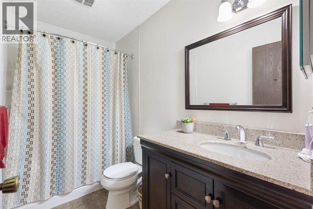 Single Family House for Sale in    Avenue SW Glenbrook Calgary 