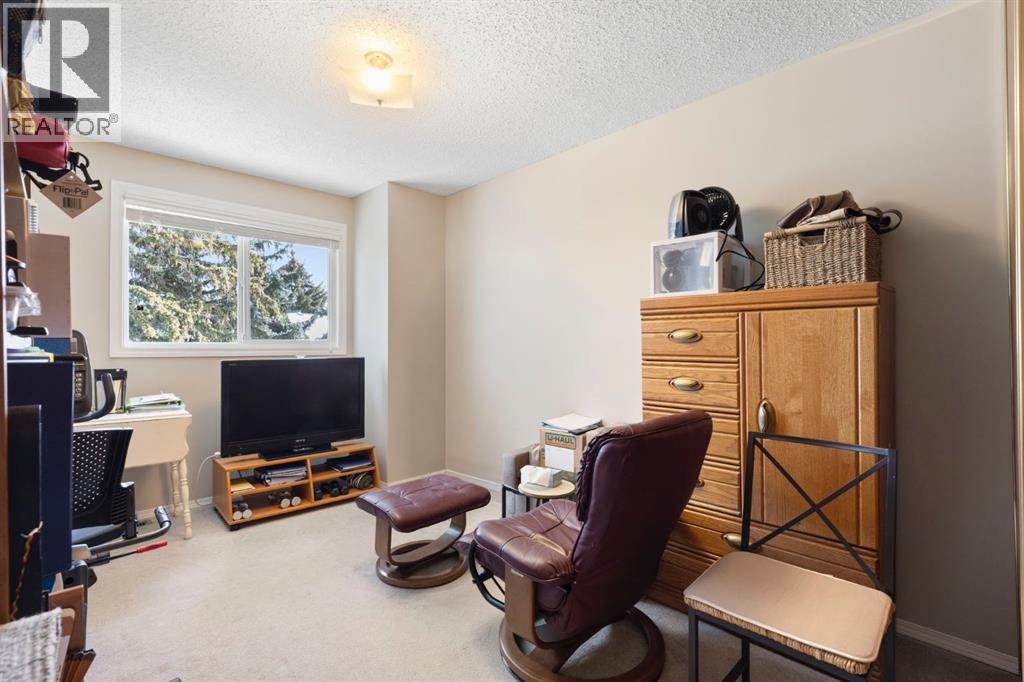 Single Family House for Sale in    Avenue SW Glenbrook Calgary 