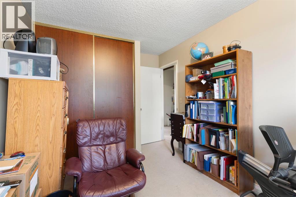 Single Family House for Sale in    Avenue SW Glenbrook Calgary 