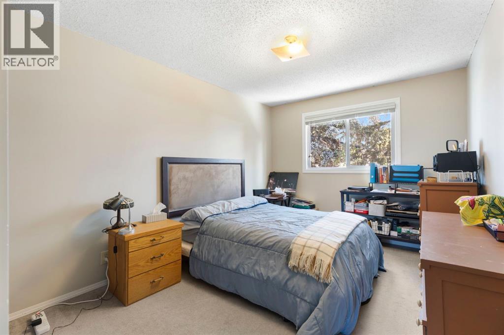 Single Family House for Sale in    Avenue SW Glenbrook Calgary 