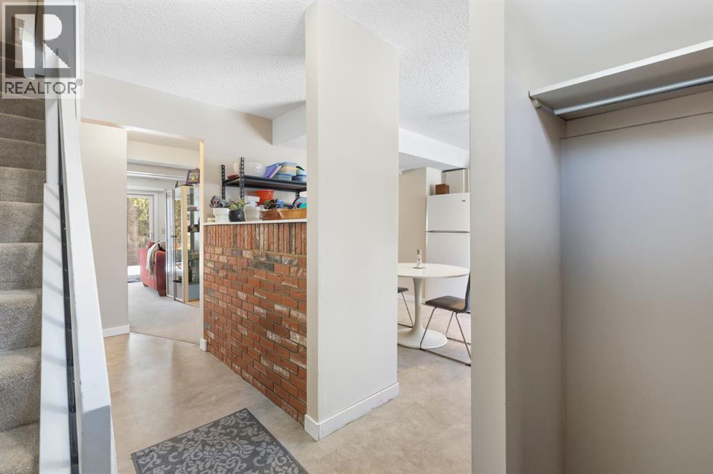 Single Family House for Sale in    Avenue SW Glenbrook Calgary 