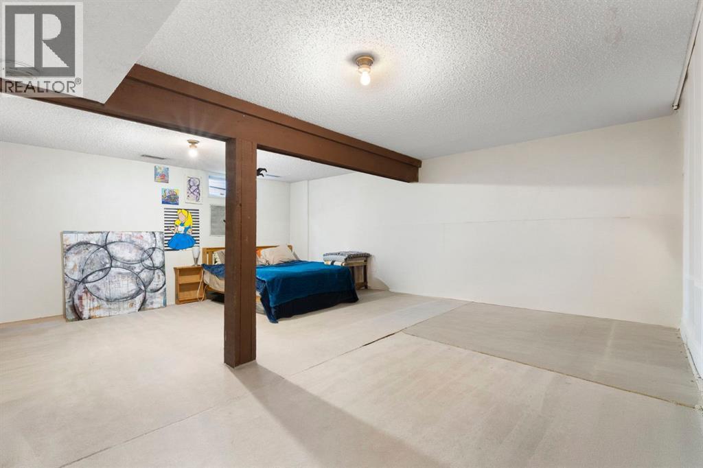 Single Family House for Sale in    Avenue SW Glenbrook Calgary 