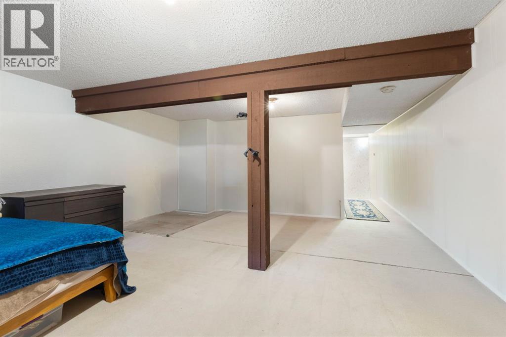 Single Family House for Sale in    Avenue SW Glenbrook Calgary 