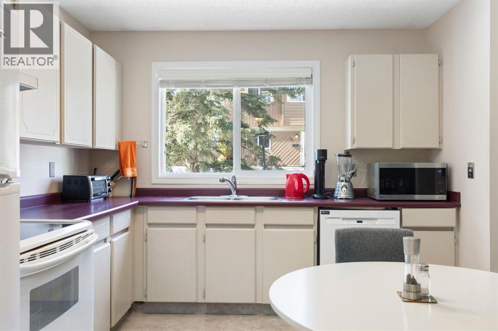 Single Family House for Sale in    Avenue SW Glenbrook Calgary 